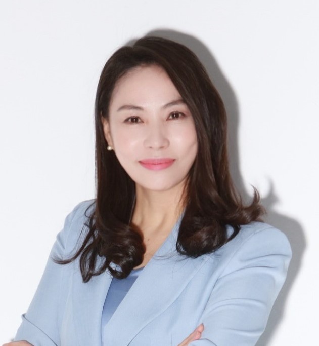 연하늘 상반신 사진 1