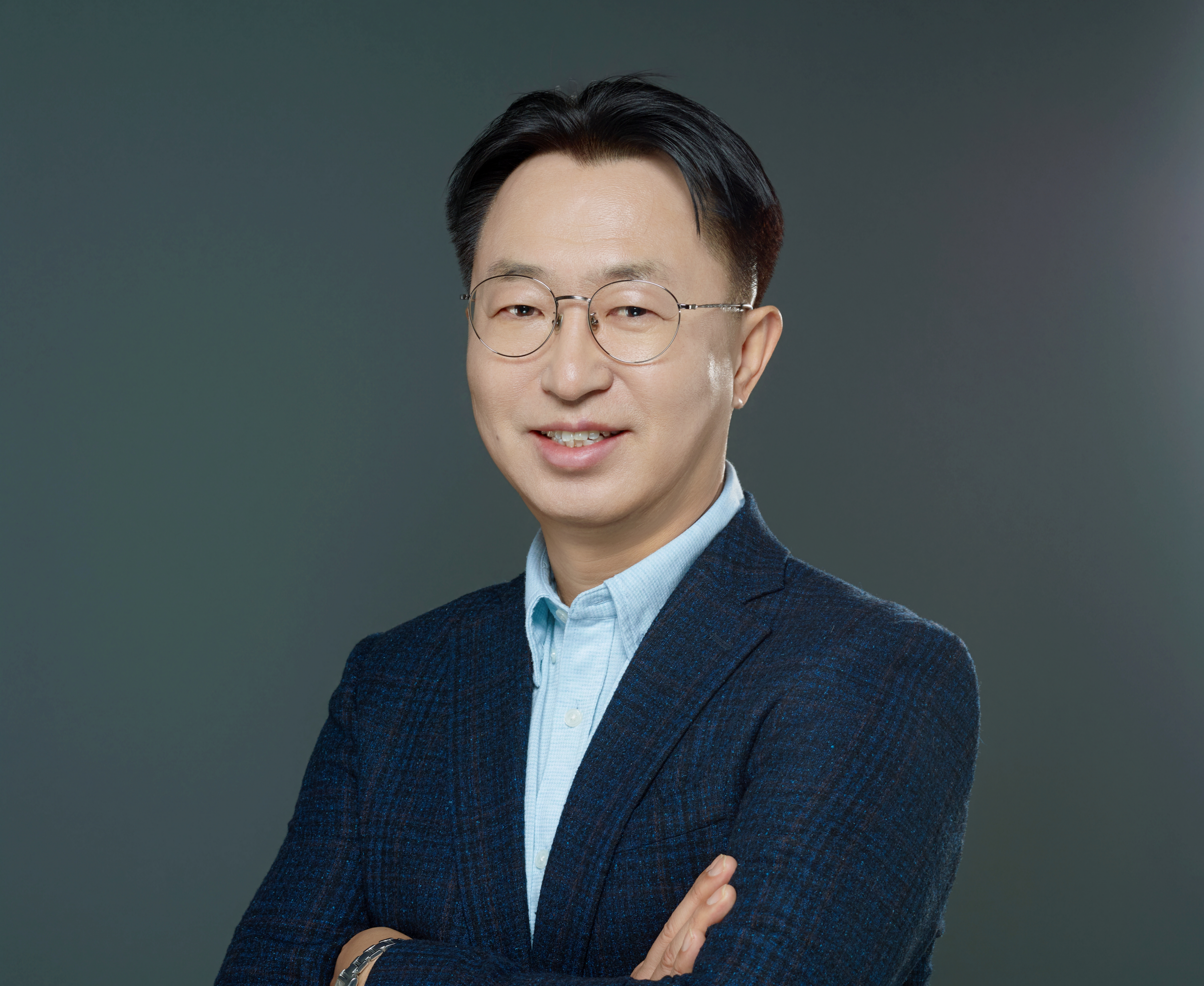 박천경 교수님 사진 NWE 3 scaled